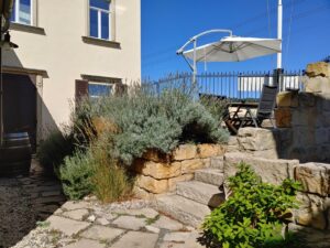 Zugang zur Terrasse an der Elbe